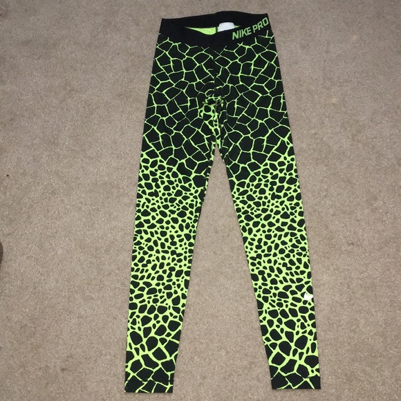 Nike Pants - Nike dri-fit workout pants